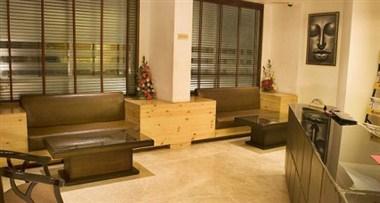 Hotel Golf View in Noida, IN